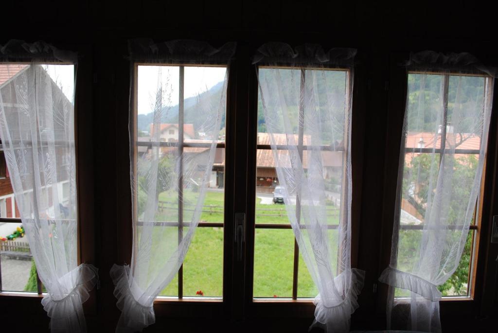 Ferienwohnung Studio Glaus Wilderswil Zimmer foto