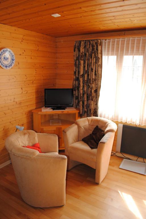 Ferienwohnung Studio Glaus Wilderswil Zimmer foto